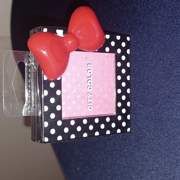 Makeup Assortment - Picture 5 of 8